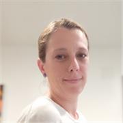 English teacher with 9 years of experience, specialized in exam preparation